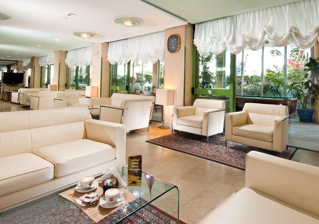 Hotel Poker Riccione Kültér fotó