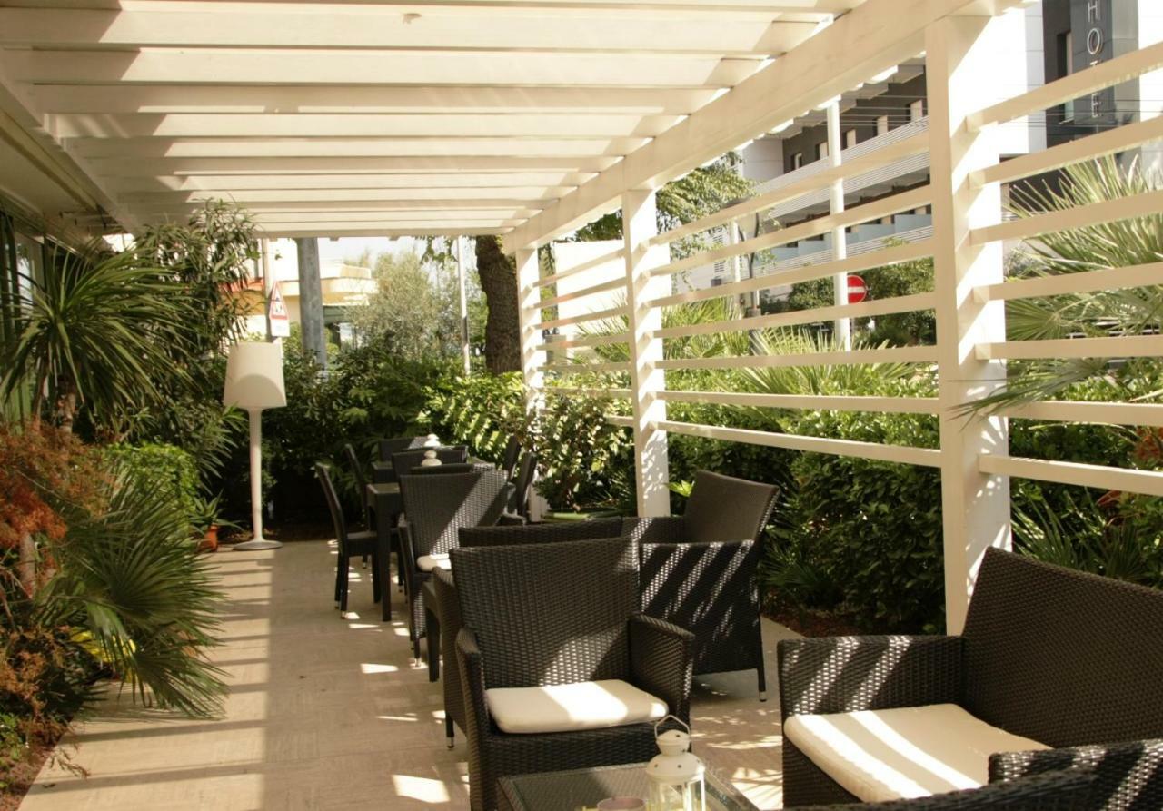 Hotel Poker Riccione Kültér fotó