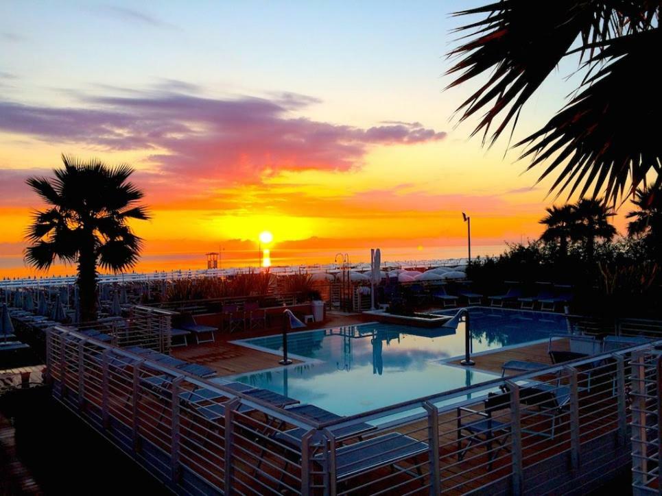 Hotel Poker Riccione Kültér fotó