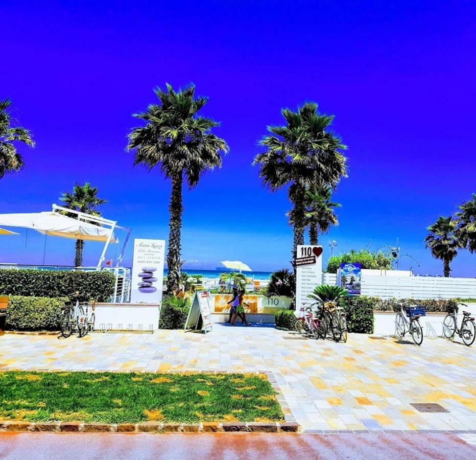 Hotel Poker Riccione Kültér fotó